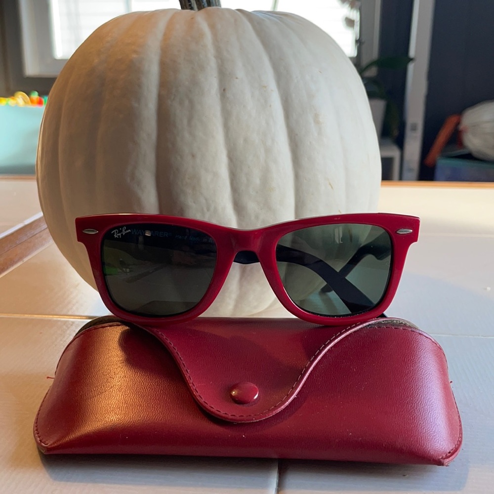 Red Ray-Ban Wayfarers